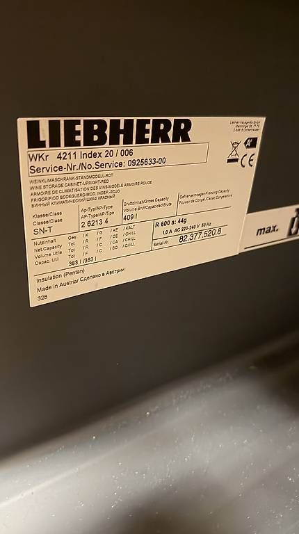 Liebherr Frigoriferi: Liebherr Weinkühlschrank – Usato da Künten venduto da buli76 3