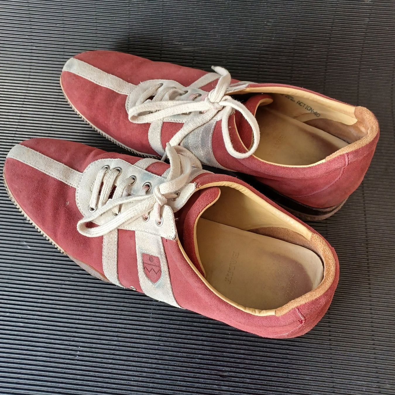 Scarpe da uomo: SPORTSCHUH / Wildleder / Rot. Trend – Usato da Zürich venduto da Bellabo 2