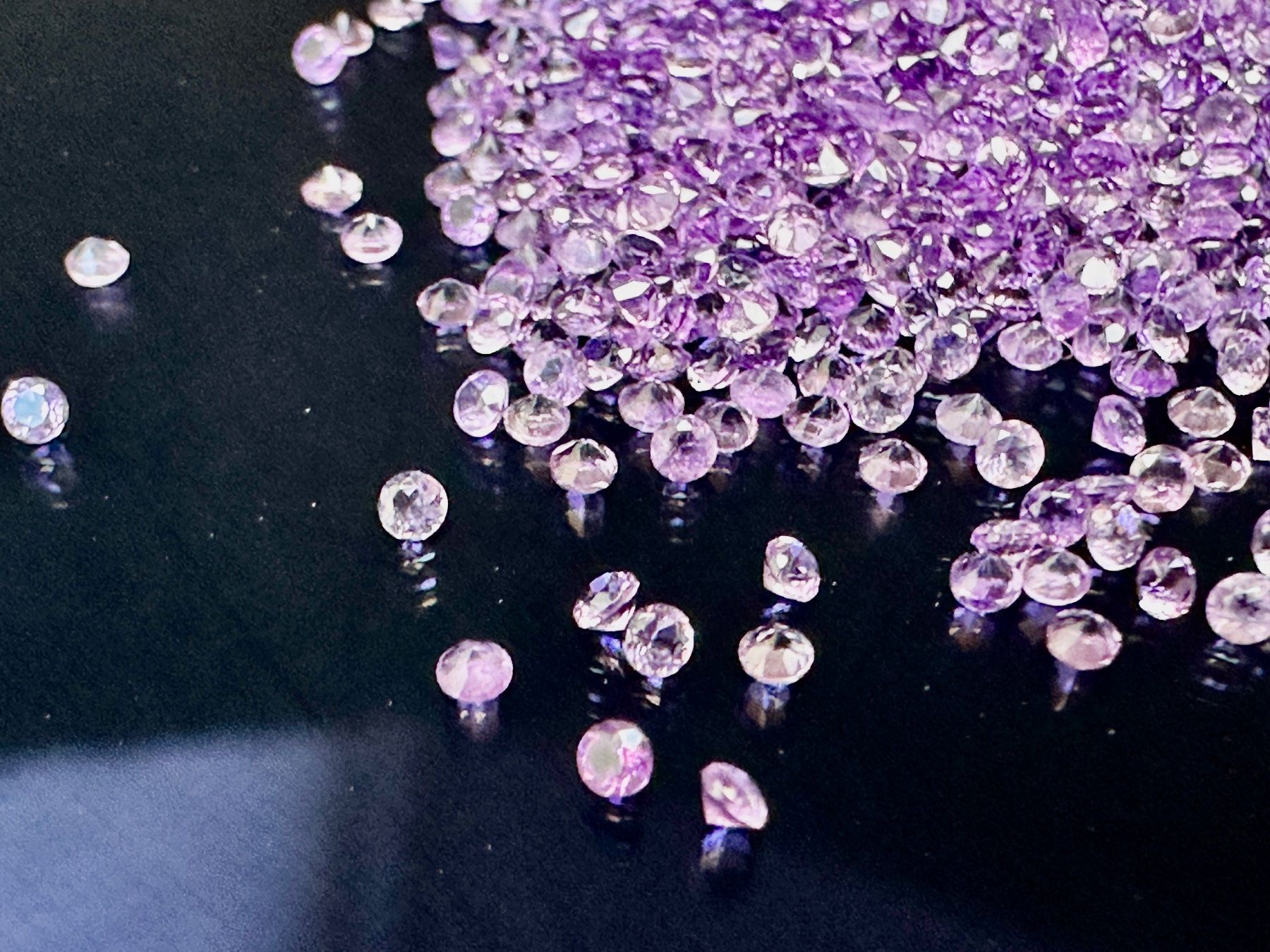 Pietre preziose: 50 St fein brillantgeschliffene Amethyst-Pointer 1,5 mm – Nuovo (secondo la descrizione) da Langenthal venduto da Seelenfreunde 4