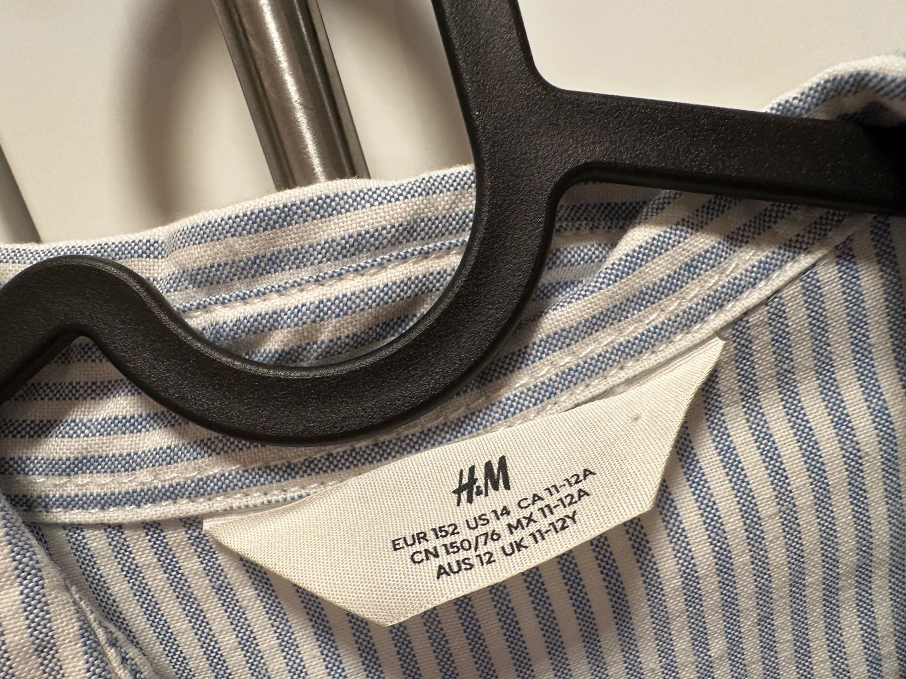 H&M Camicie, T-shirt & Polo: H&M Hemd weiss/blau Gr. 152 – Usato da Sissach venduto da tapasu 2