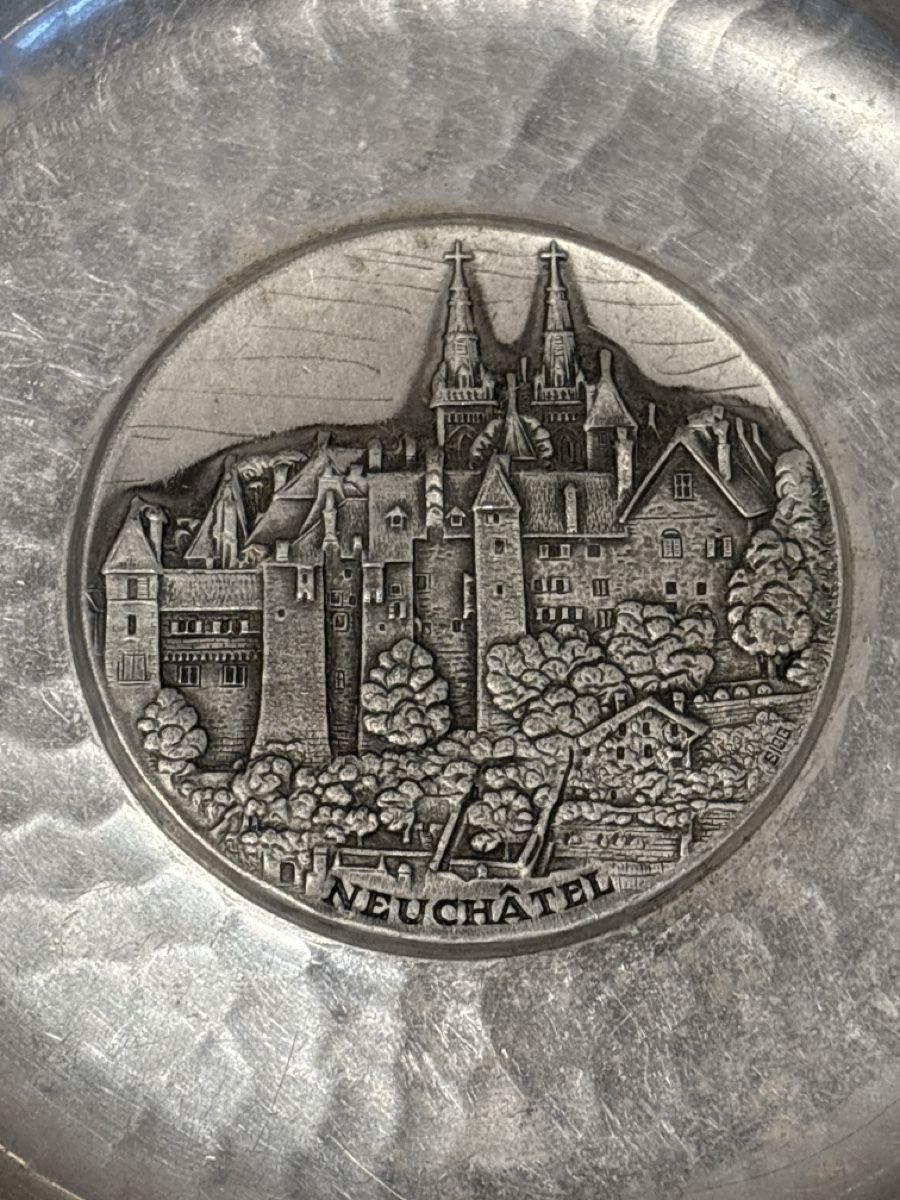 Tutte le decorazioni: Teller aus aluminium / Neuchâlet – Usato da Rümlang venduto da SchumBru10 1
