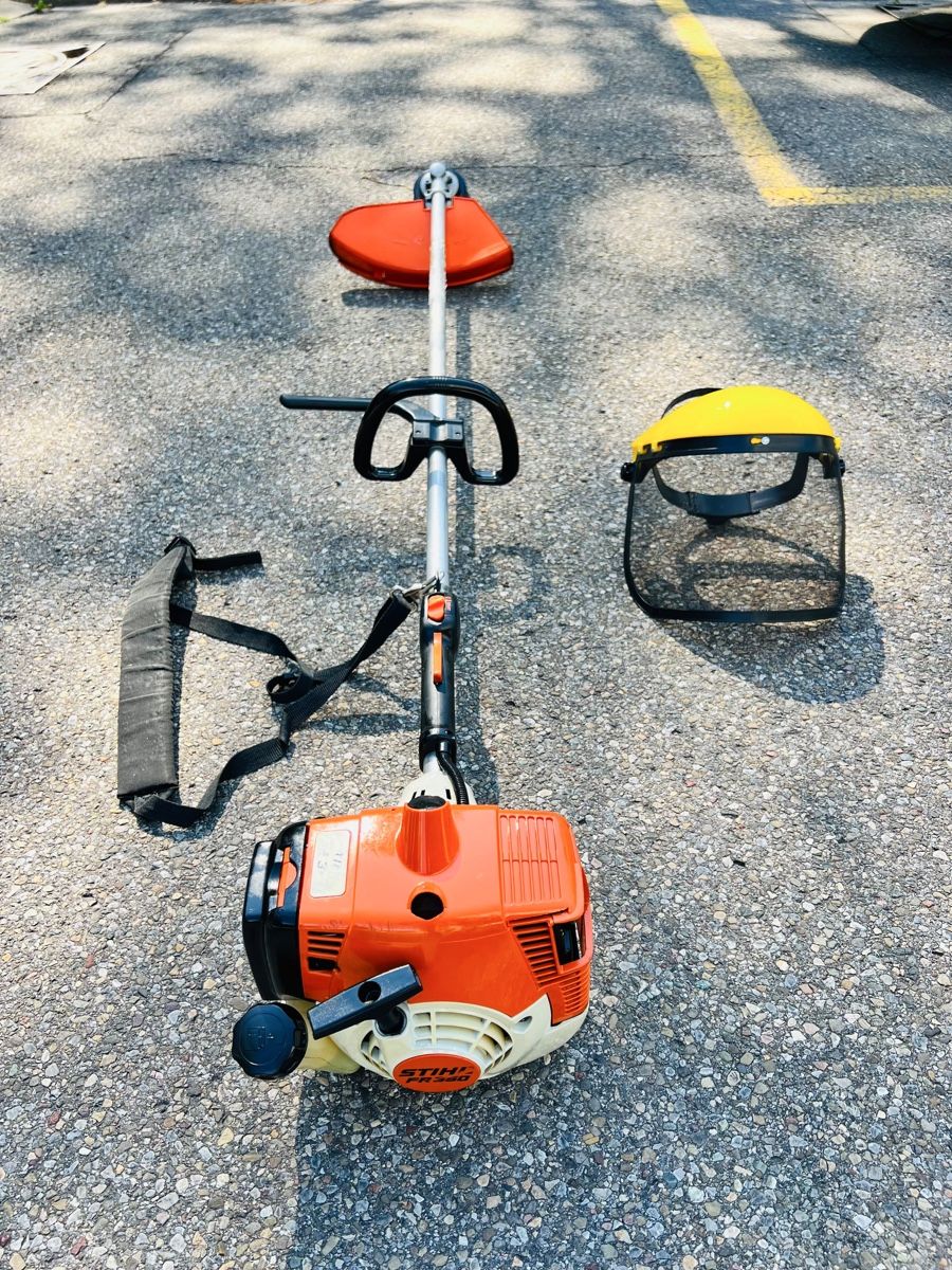 Stihl Tous les outils: Rasentrimmer Stihl Profi  – D'occasion à Urdorf par mas_5wfz