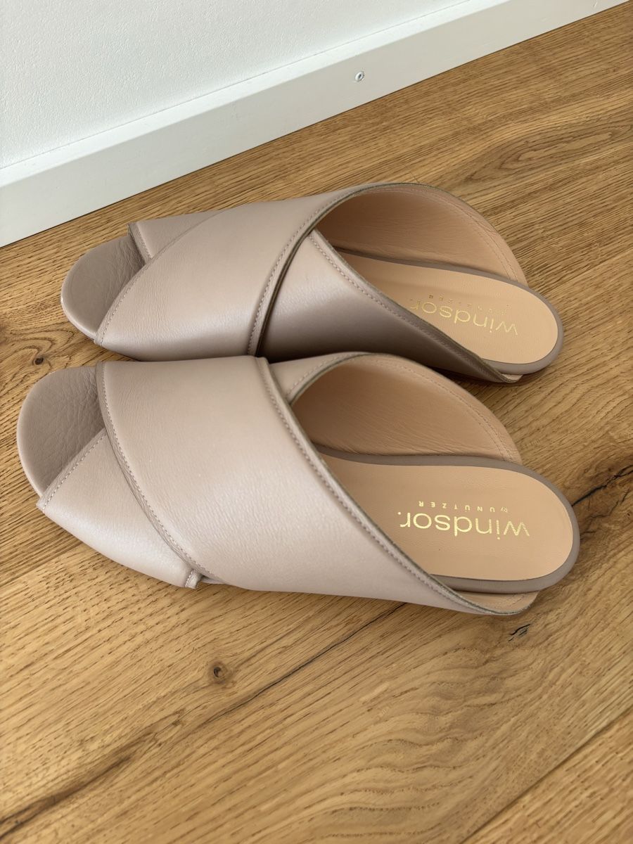 Windsor Chaussures femmes: Windsor Sandalen Beige, Gr. 41 – D'occasion à Glarus par NaSaGaTh