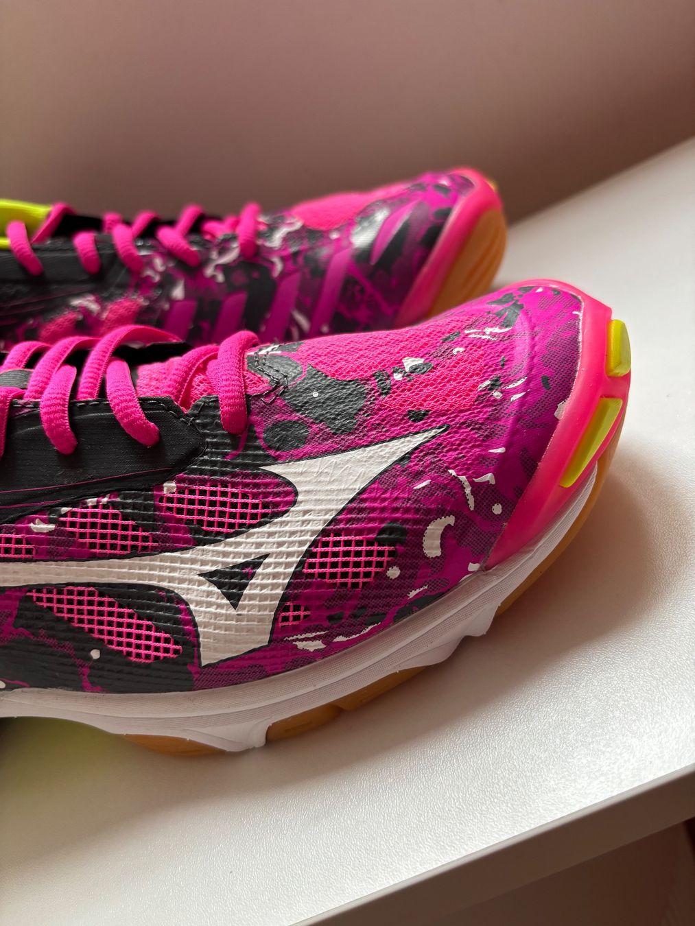 Mizuno Damenschuhe: MIZUNO Wave Lightning Z4 Damen, Gr. 42.5 – Neu und originalverpackt aus Luzern von falena01 3