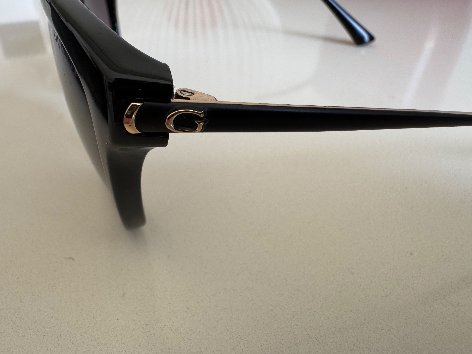 Guess Occhiali & Lenti: Guess Sonnenbrille schwarz – Usato da Zürich venduto da sel_w5sd 5