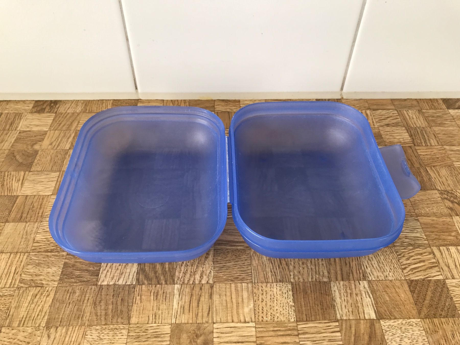 Tupperware Contenitori & Simili: Tupperware Znüniböxli – Usato da Birmensdorf ZH venduto da Hilhan 1