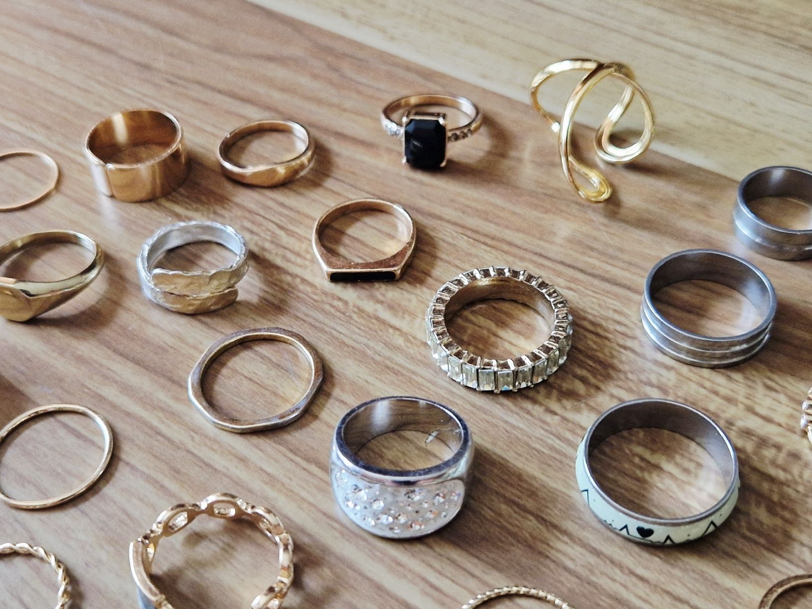 Sonstiger Schmuck: Lot de bagues variées – Gebraucht aus Undervelier von Tufitufi7 3