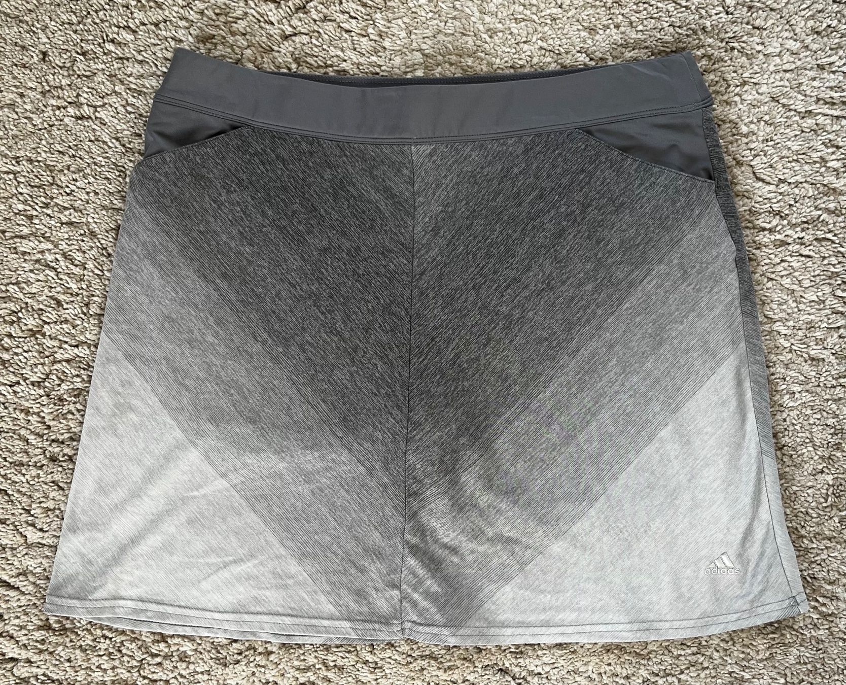 Adidas Gonne: Adidas Golf Skort hellgrau Gr. M – Usato da Olten venduto da hahnice99