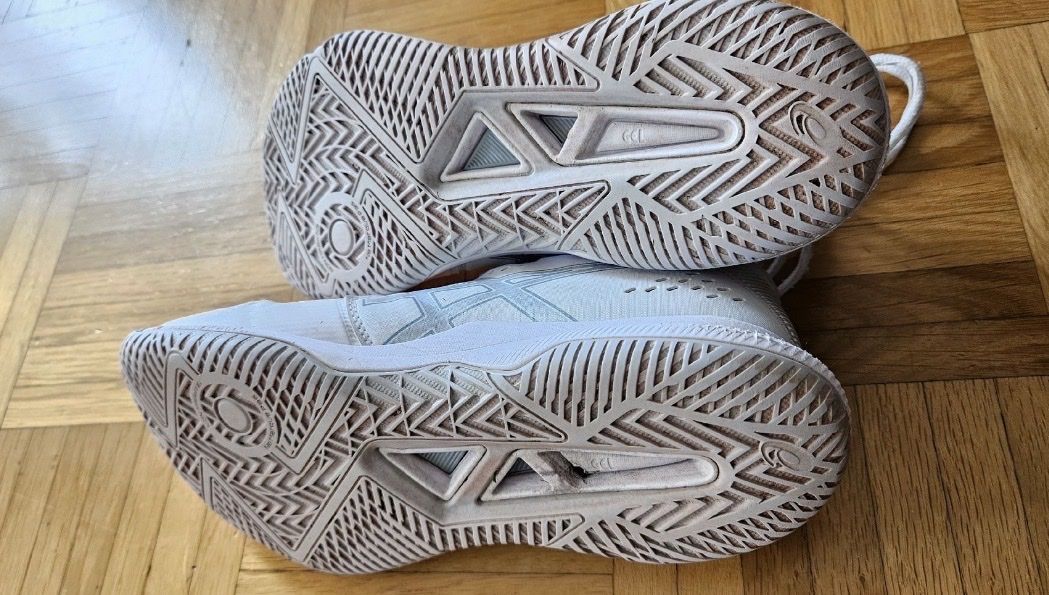 Asics Damenschuhe: Asics Gel-tactic Laufschuhe weiss Gr. 40 – Gebraucht aus St. Gallen von lfs_nxl8 2