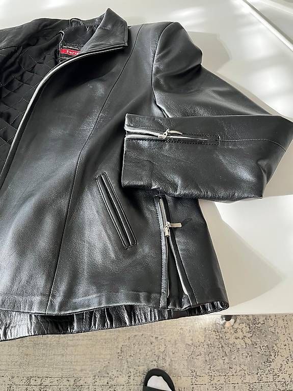 Giacche: Lederjacke Damen Grösse 42/44 – Usato da Schliern b. Köniz venduto da gaby_daniela 1