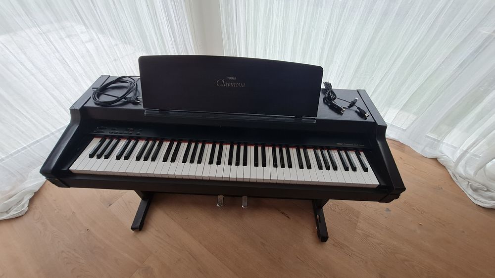 Yamaha clavinova on sale clp 152s