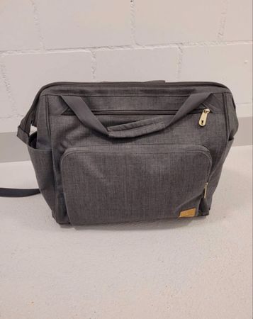 Graue Wickeltasche/Rucksack mit Zubehör, neuwertig!