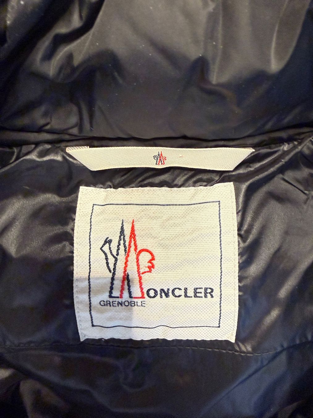 Moncler Jacken: Moncler Daunenjacke – Gebraucht aus Wollerau von isa_fx8n 3