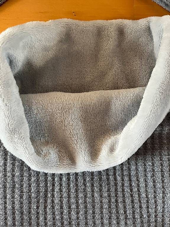 Chapeaux, bonnets & casquettes: Stirnband & Halsschlauch – D'occasion à Dallenwil par cor_9fl6 2