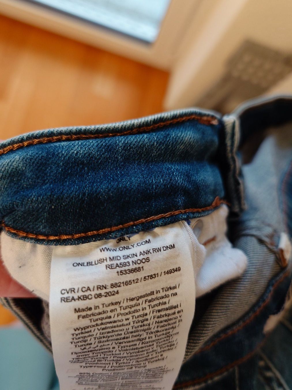 Only Jeans: ONLY Jeans ONLBLUSH  Midwaist | M/32 – Usato da Muri AG venduto da komich4 5
