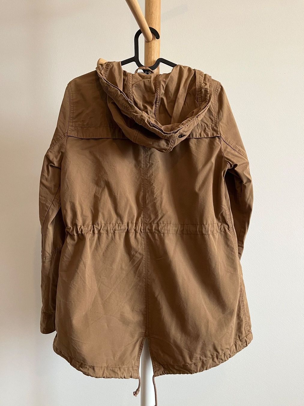 H&M Mäntel: Sandfarbener Mantel von H&M 36 – Gebraucht aus Zürich von car_cr6w 1