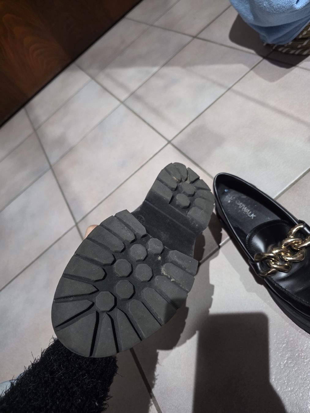 Dosenbach Scarpe da donna: Loafers Catwalk Kette Schwarz Groesse 37 – Usato da Crans-Montana venduto da eli_57z8 3
