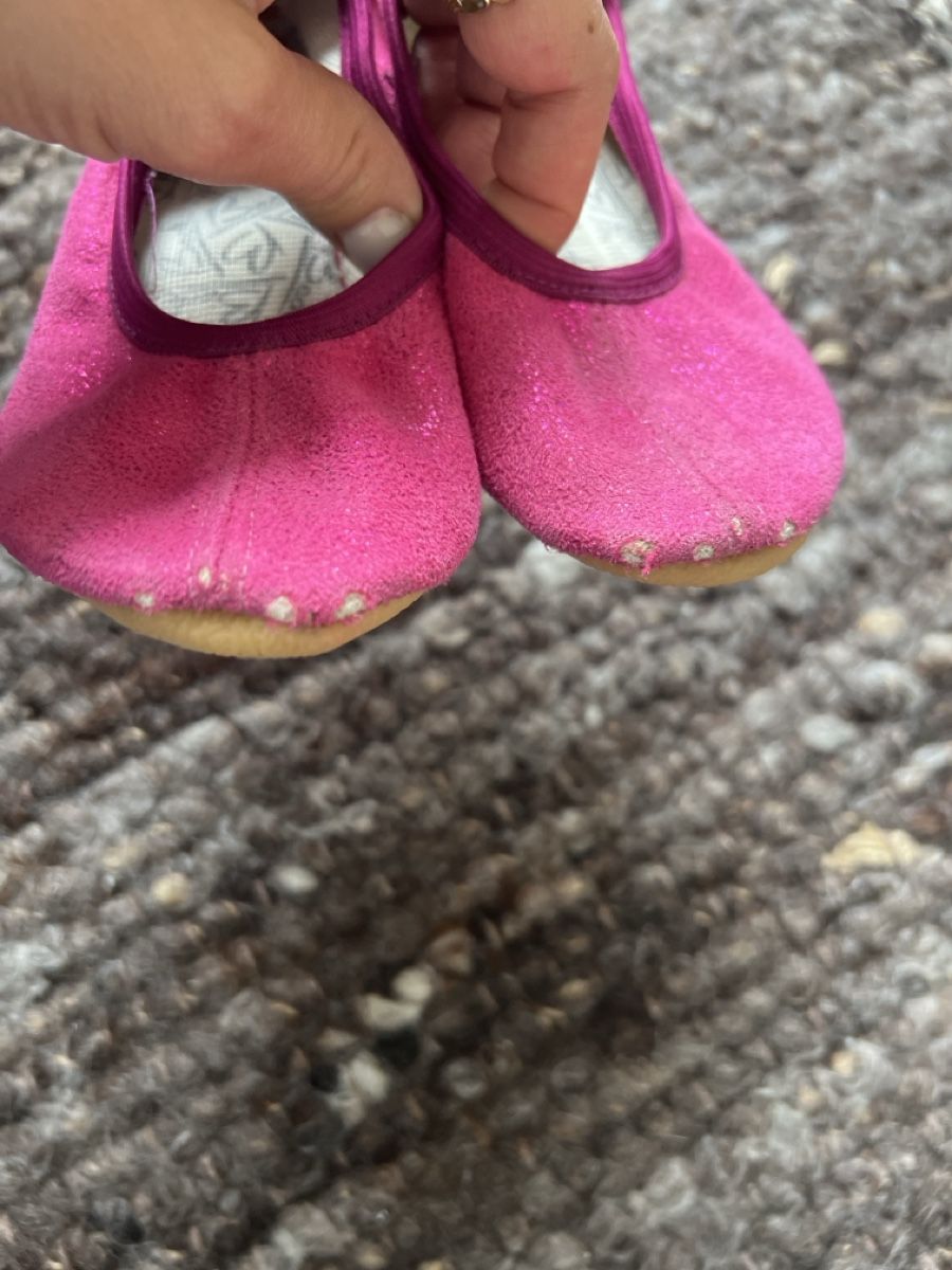 Scarpe per ragazze: Kinder Turntäppeli Gr ca. 27-28 – Usato da Winterthur venduto da LeonoraCor 2