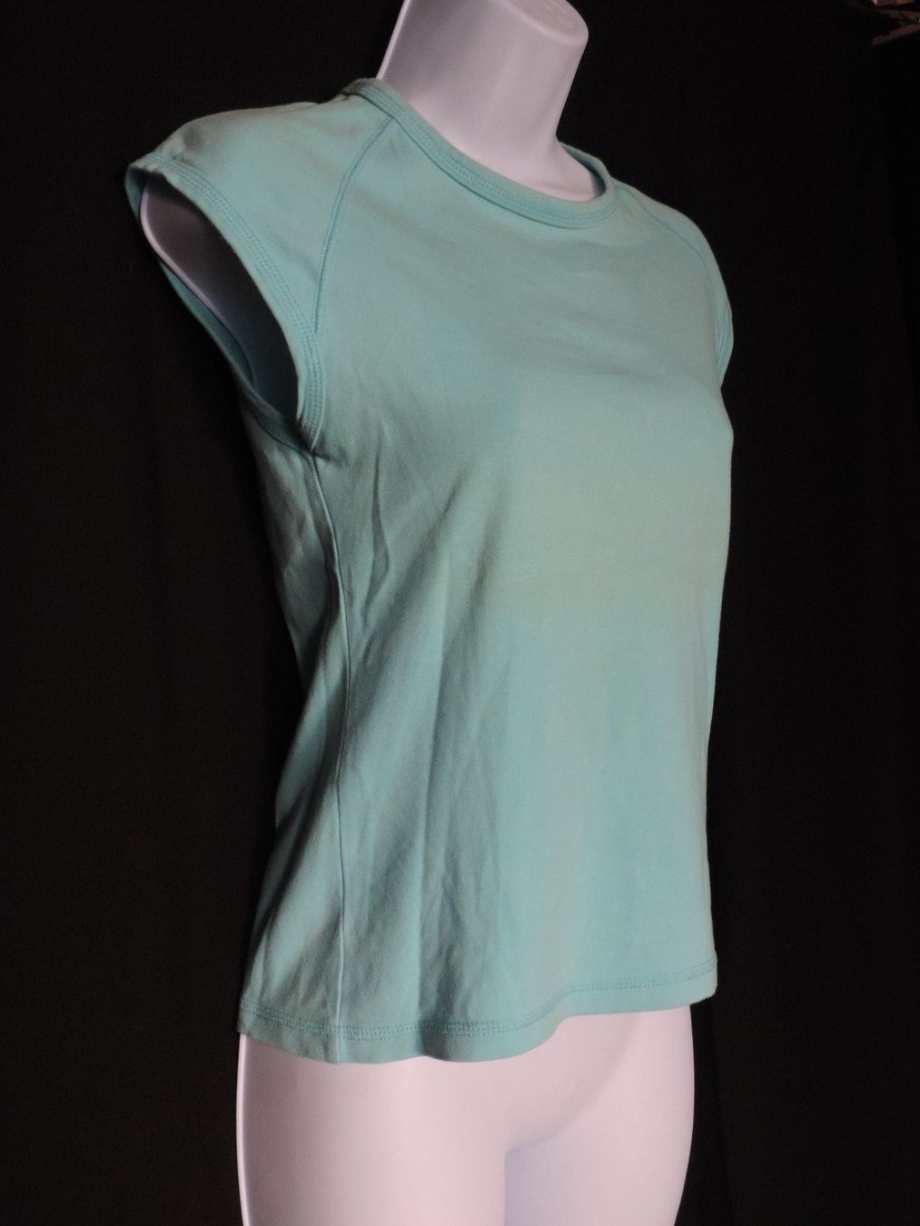 Top: débardeur bleu turquoise – Usato da Genève venduto da Axelle333 2