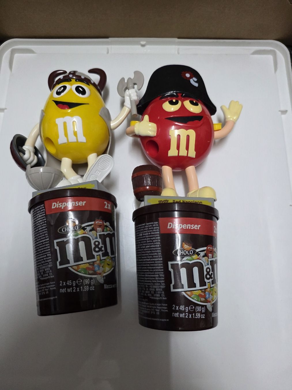 Statuette: M&M's Dispenser Figuren, 2 Stück Figur – Usato da Dorf venduto da Echo_Elements