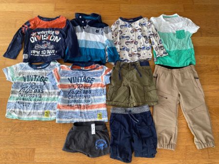 Kleiderpaket Gr 92, 10 Teile, Wanderhose, T-Shirts, Shorts