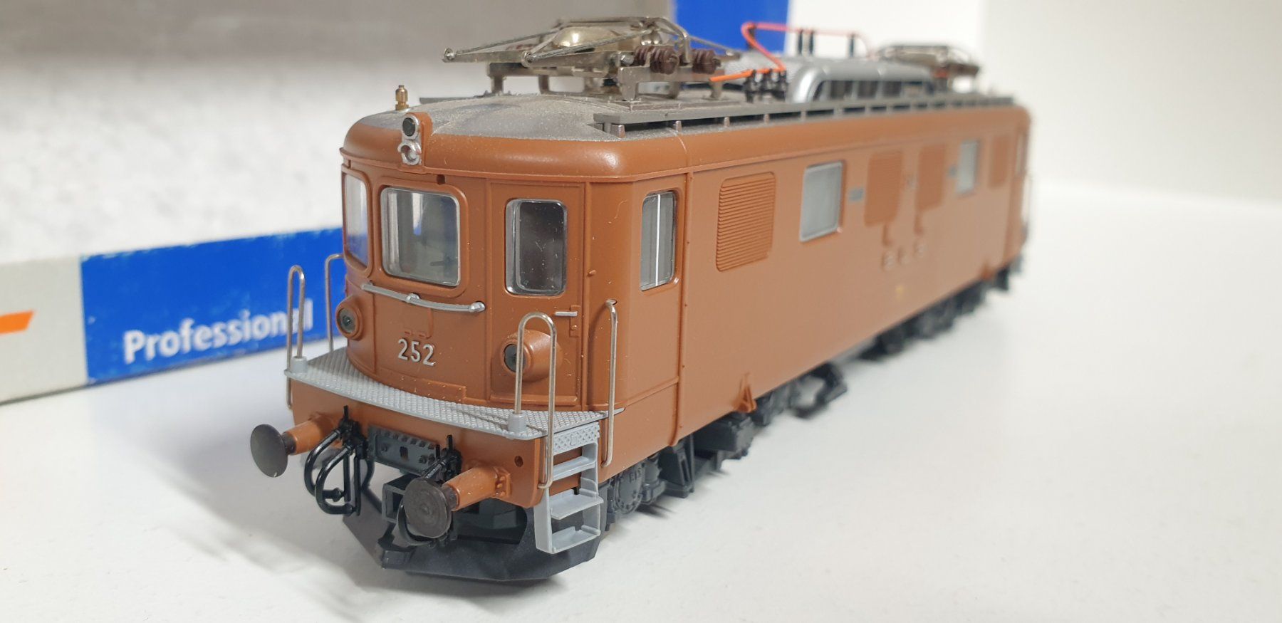 Roco Modelleisenbahnen: Roco BLS Ae4/4 ESU Digital H0/DC 63883 – Gebraucht aus Neuenhof von ludovicco 7