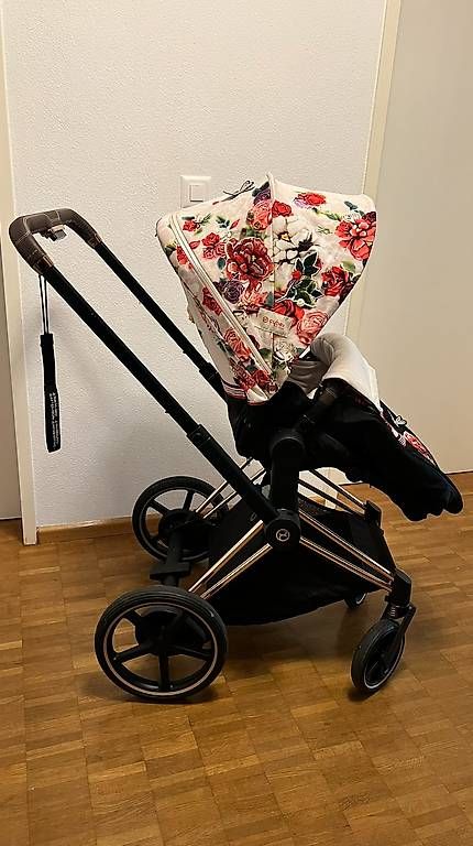 Cybex e-Priam Elektro-Kinderwagen - Spring Blossom Light (Gebraucht) in  Binningen fr CHF 900  mit Lieferung auf Ricardo kaufen