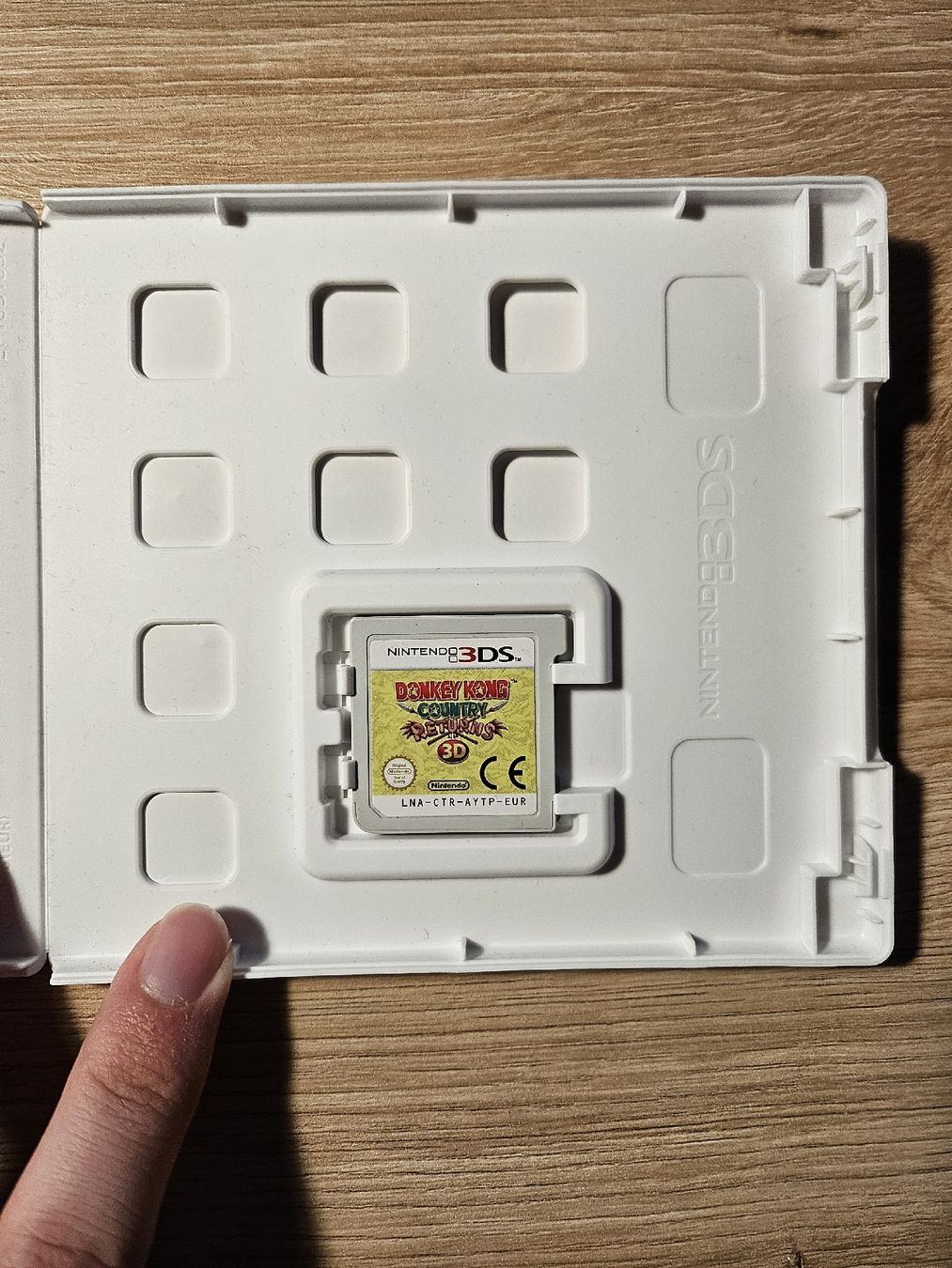 Giochi: Donkey Kong Country Returns 3DS – Usato da Poliez-le-Grand venduto da enz_8vrj 2