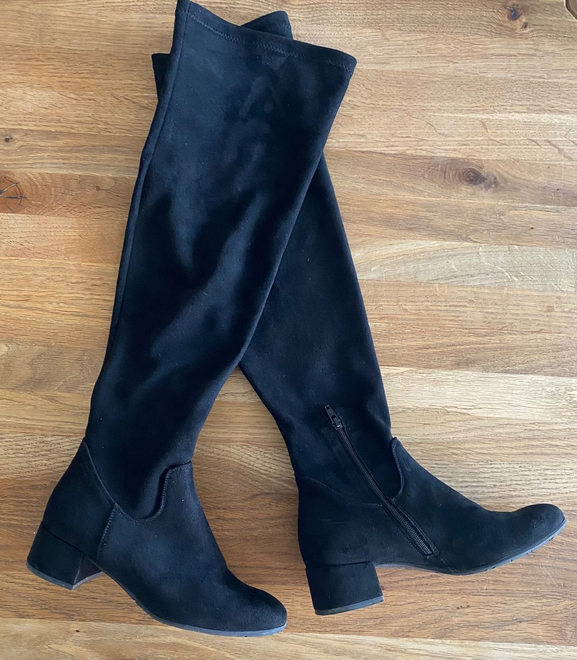 Scarpe da donna: Lange Velourleder-Stiefel, elastischer Schaft, Gr. 37 – Nuovo (secondo la descrizione) da Bassersdorf venduto da TB01011