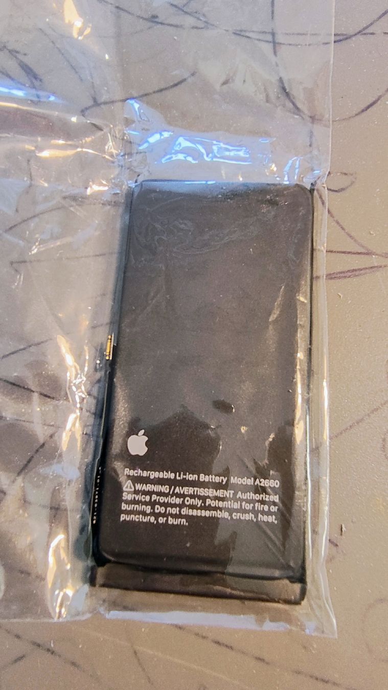 Apple Batterie: batterie originale pour iphone 13 mini – Usato da Courroux venduto da cap_s8kw
