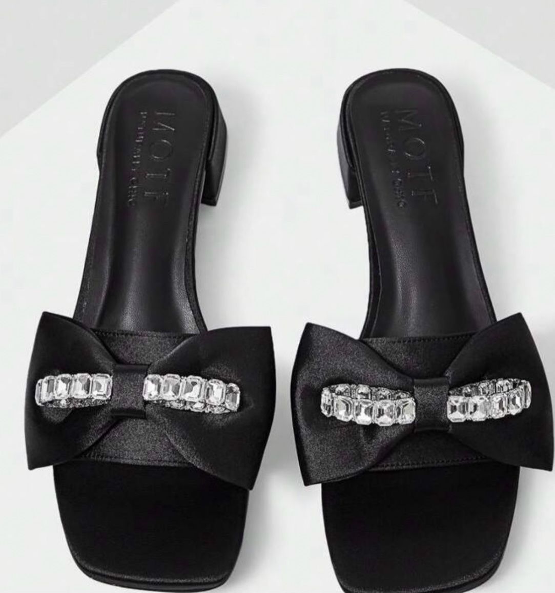 Scarpe da donna: Elegant Black Sati Rhinestone sandalet – Nuovo (secondo la descrizione) da Oftringen venduto da Eylem79 1