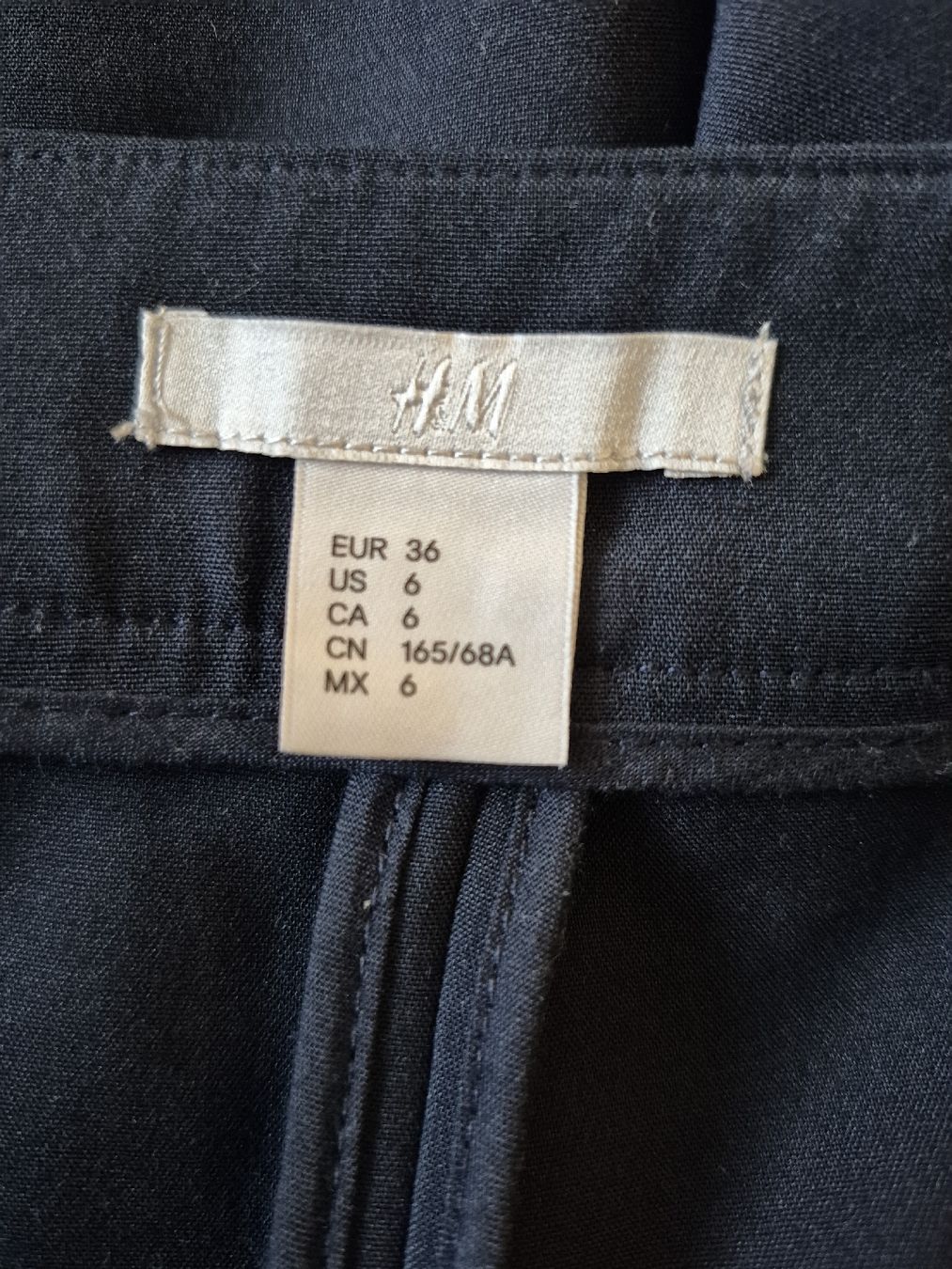 H&M Hosen: Short bleu H&M 36 – Gebraucht aus Lausanne von claire1401 4