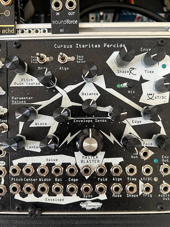 Strumenti musicali:  Cursus Iteritas Percido Noise Engineering VCO Drum Modul  – Usato da Bern venduto da lor_s9hx