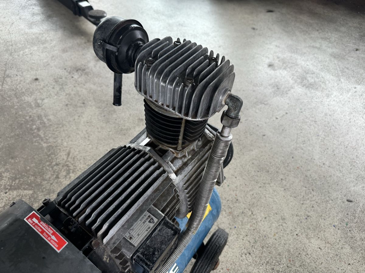 Compressori: Prematic Luftkompressor 40 L Tank – Usato da Mirchel venduto da Hilal1994 2