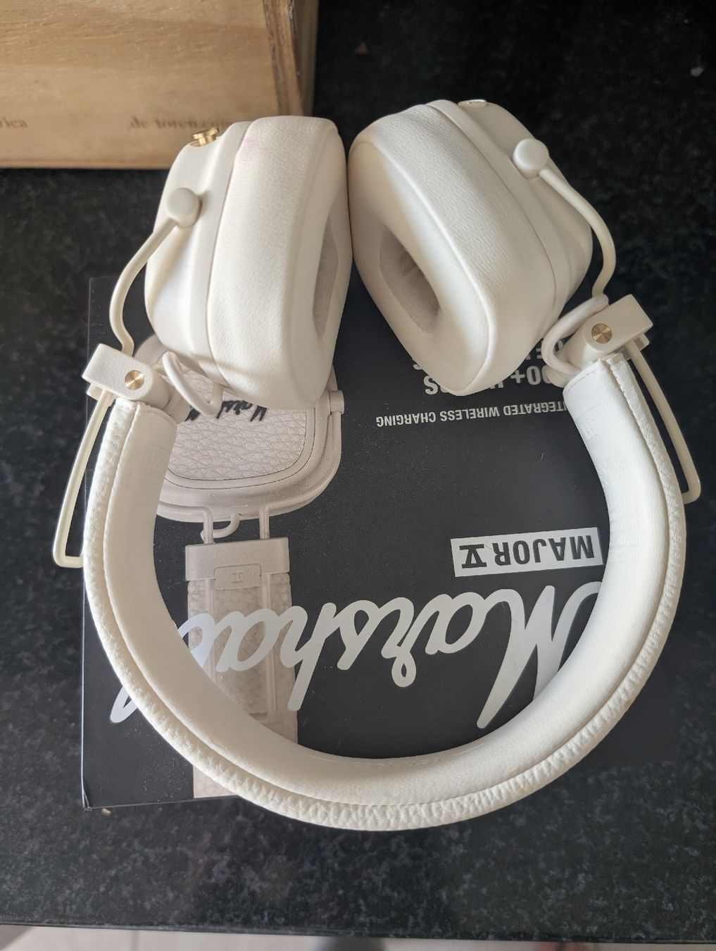 Marshall Kopfhörer: Kopfhörer Marshall weiss/beige fast neu – Neu (gemäss Beschreibung) aus Rieden AG von bar_8gdb 1