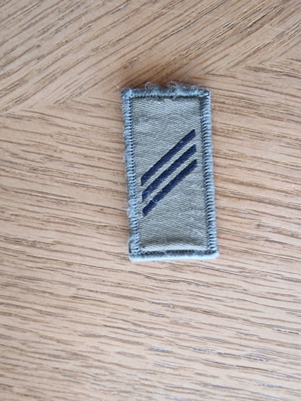 Schweizer Armee Placchette & Badge: Obergefreiter Obgfr Abzeichen Gradabzeichen Klett – Usato da Schwerzenbach venduto da cloudberrypi