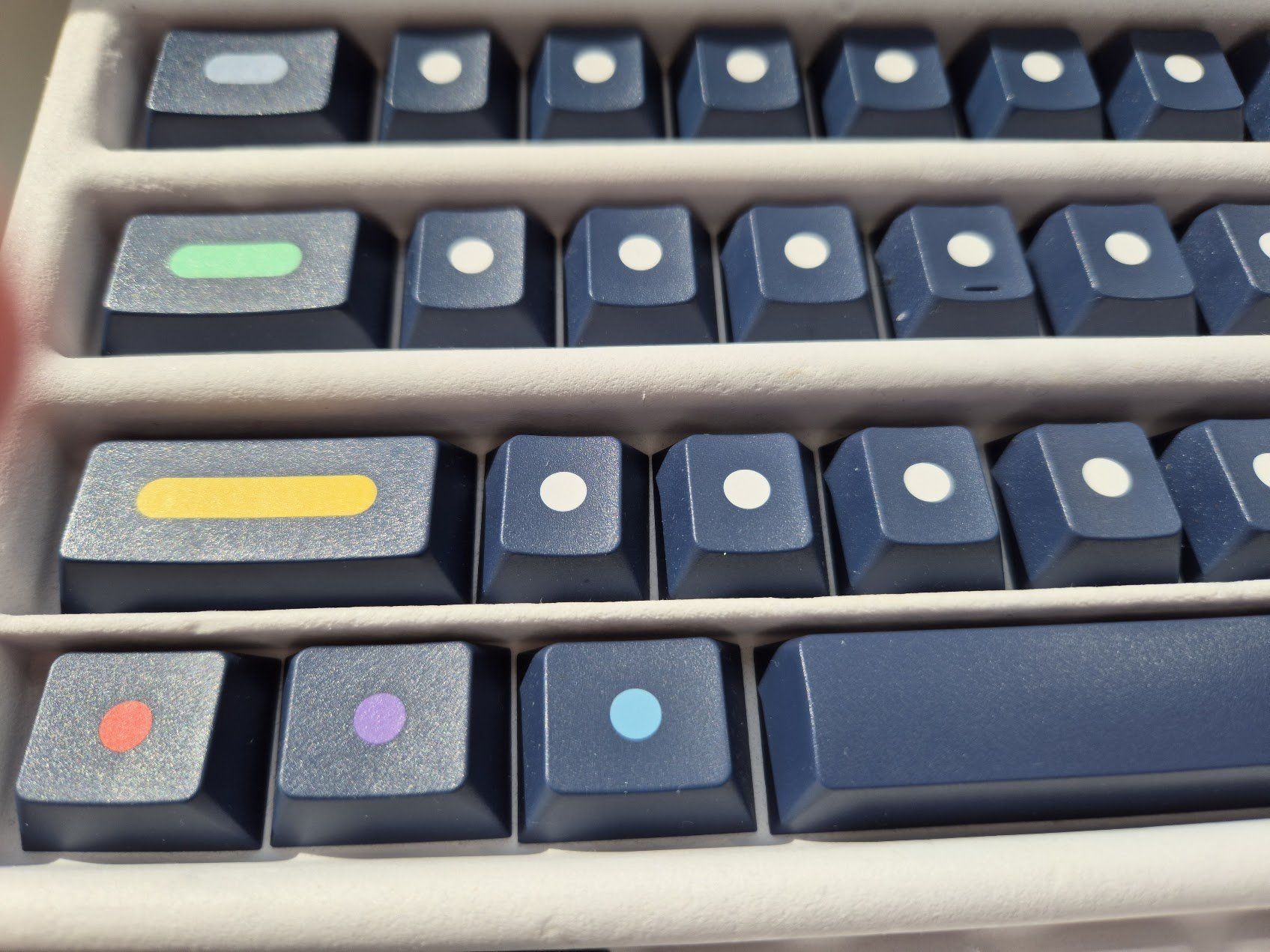 Claviers: GMK Dots 2 Dark Base Keycaps – D'occasion à Romanshorn par Rn222 3
