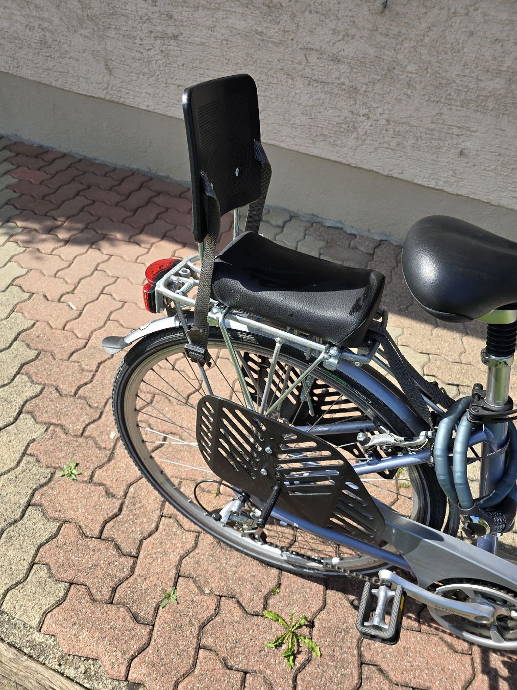 Velo Kindersitz Rcksitz mit Lehne, Top Zustand! (Gebraucht) in Wald ZH fr  CHF 1  nur Abholung auf Ricardo kaufen