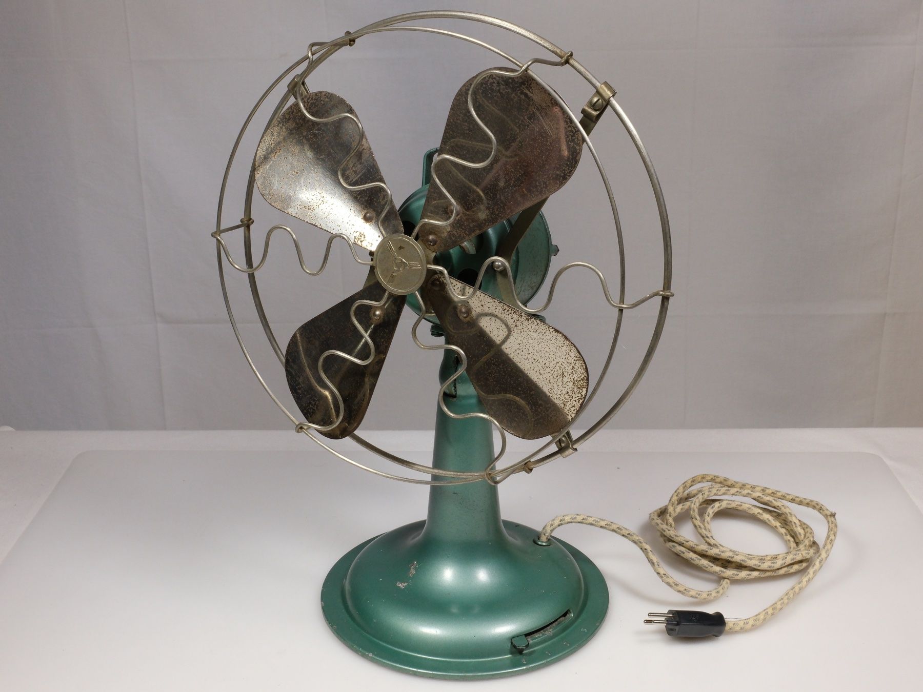 Maico Ventilatoren: Antiker Ventilator MAICO Type EO 30, funktioniert, pendelt – Gebraucht aus Lobsigen von Markus_Haenggi_Bern