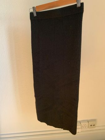 Jupe midi noire avec fente arrière only