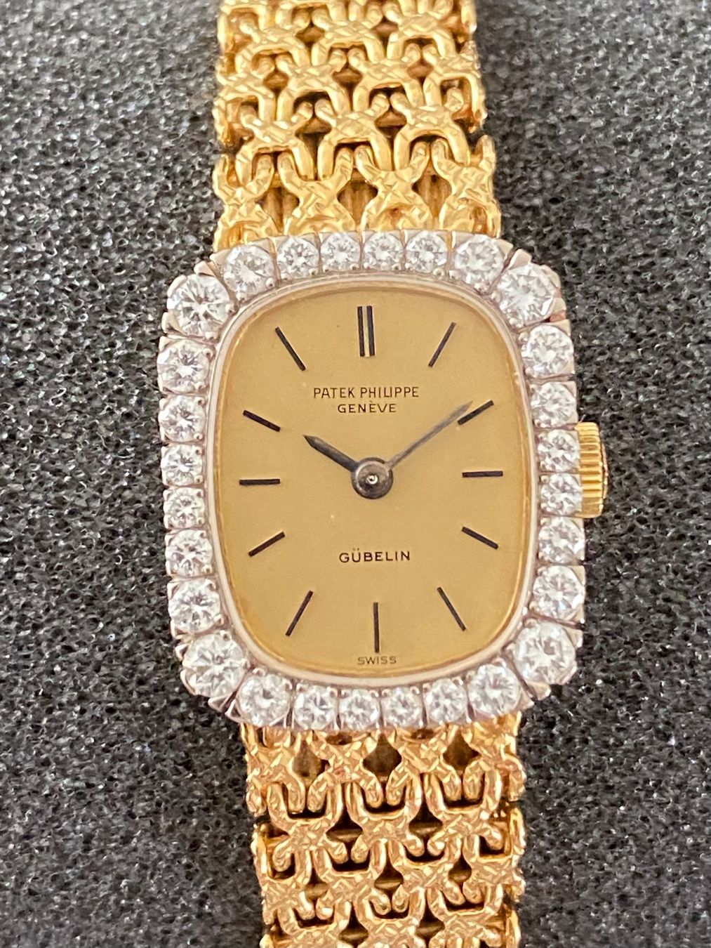 Patek Philippe Uhren: Patek Philippe Ellipse mit Diamanten – Gebraucht aus Sugiez von Made20