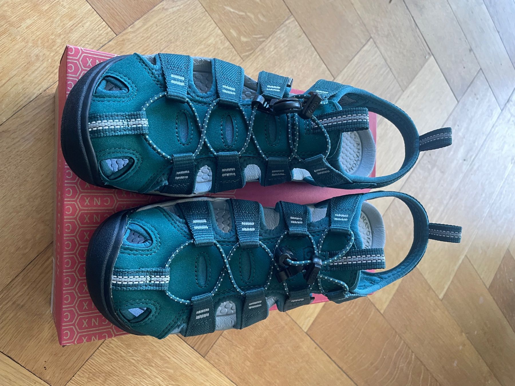 Keen Damenschuhe: Keen Clearwater CNX Trekkingsandalen – Neu und originalverpackt aus Zürich von steinhuhn