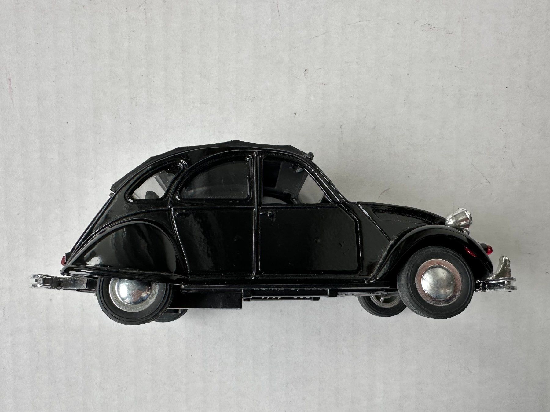 Citroën Modellini d'auto: Citröen 2CV Modell, Döschwo – Usato da Adligenswil venduto da e17s15