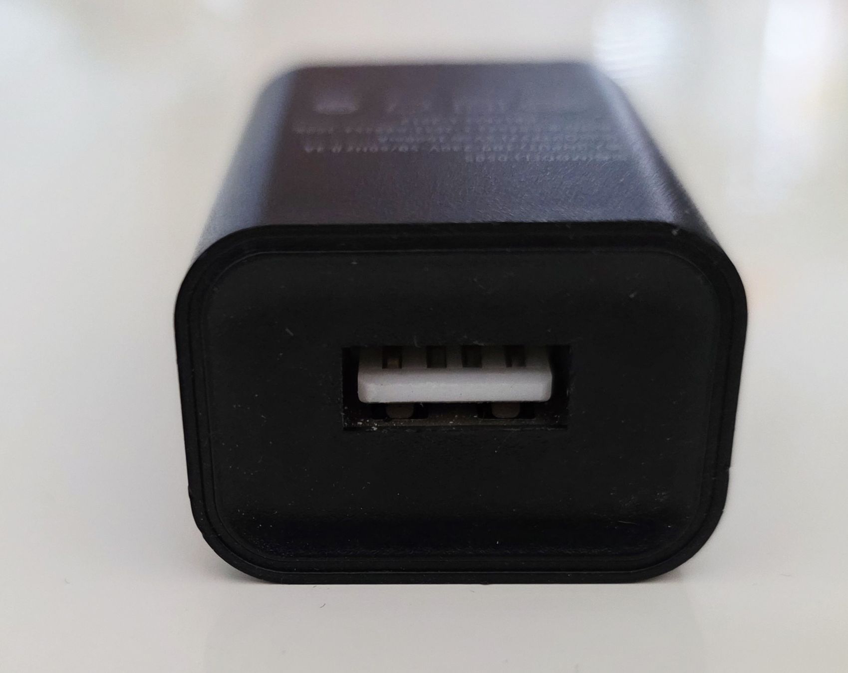 Accus & piles: USB Ladeadapter 220 volt neu – Neuf (Voir description) à wetzikon par Bestedienste 1