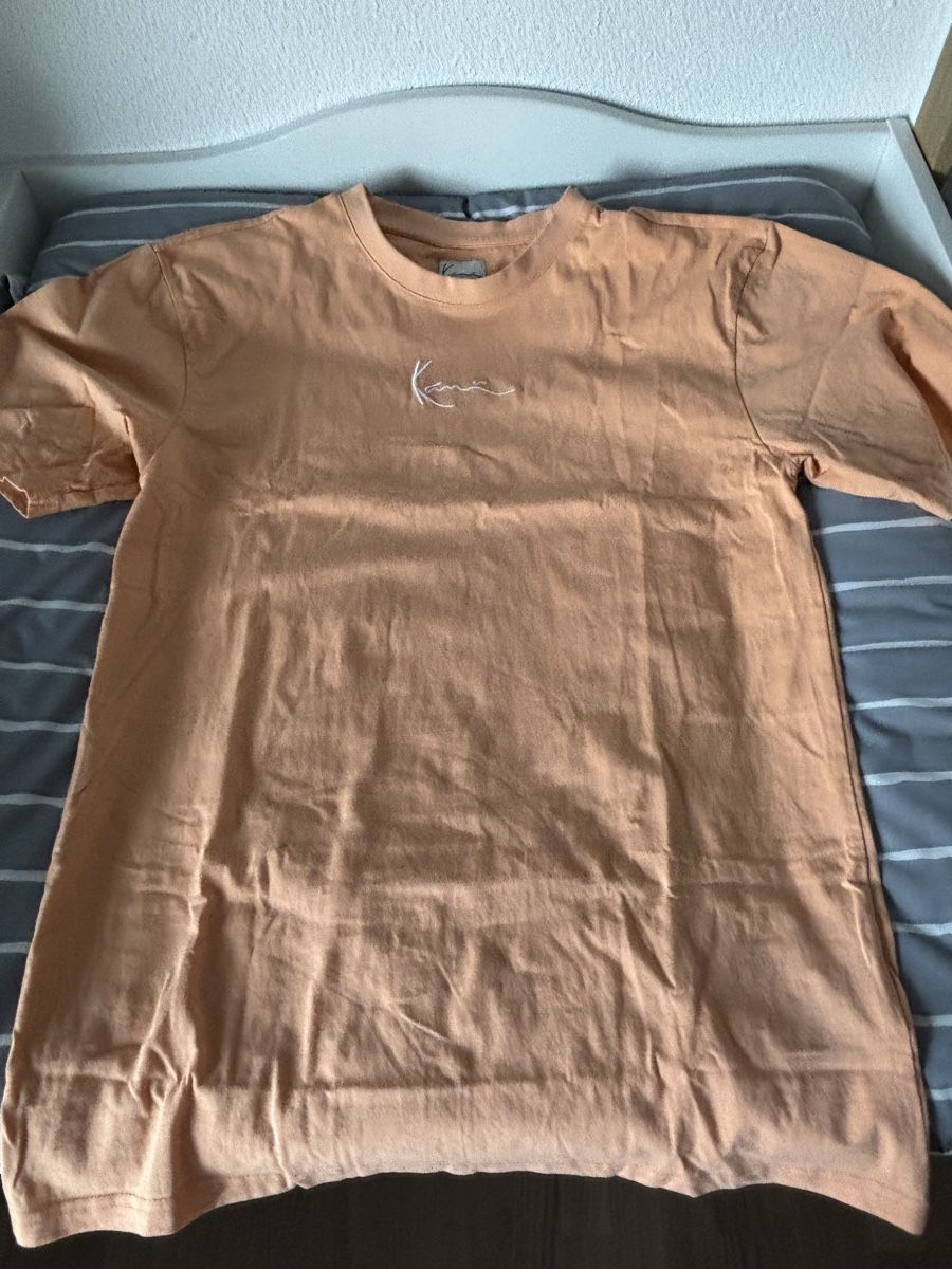 T-shirt: Karl Kani Tshirt Grösse M – Nuovo (secondo la descrizione) da Schleinikon venduto da Jessica_Lutishi