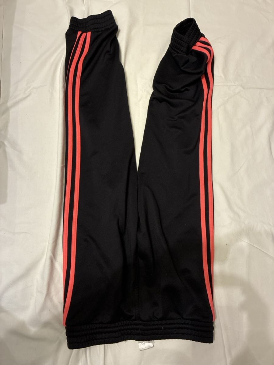 Adidas Pantaloni: Adidas Sporthose Grösse 152 – Usato da Zürich venduto da leo_mdw7 1
