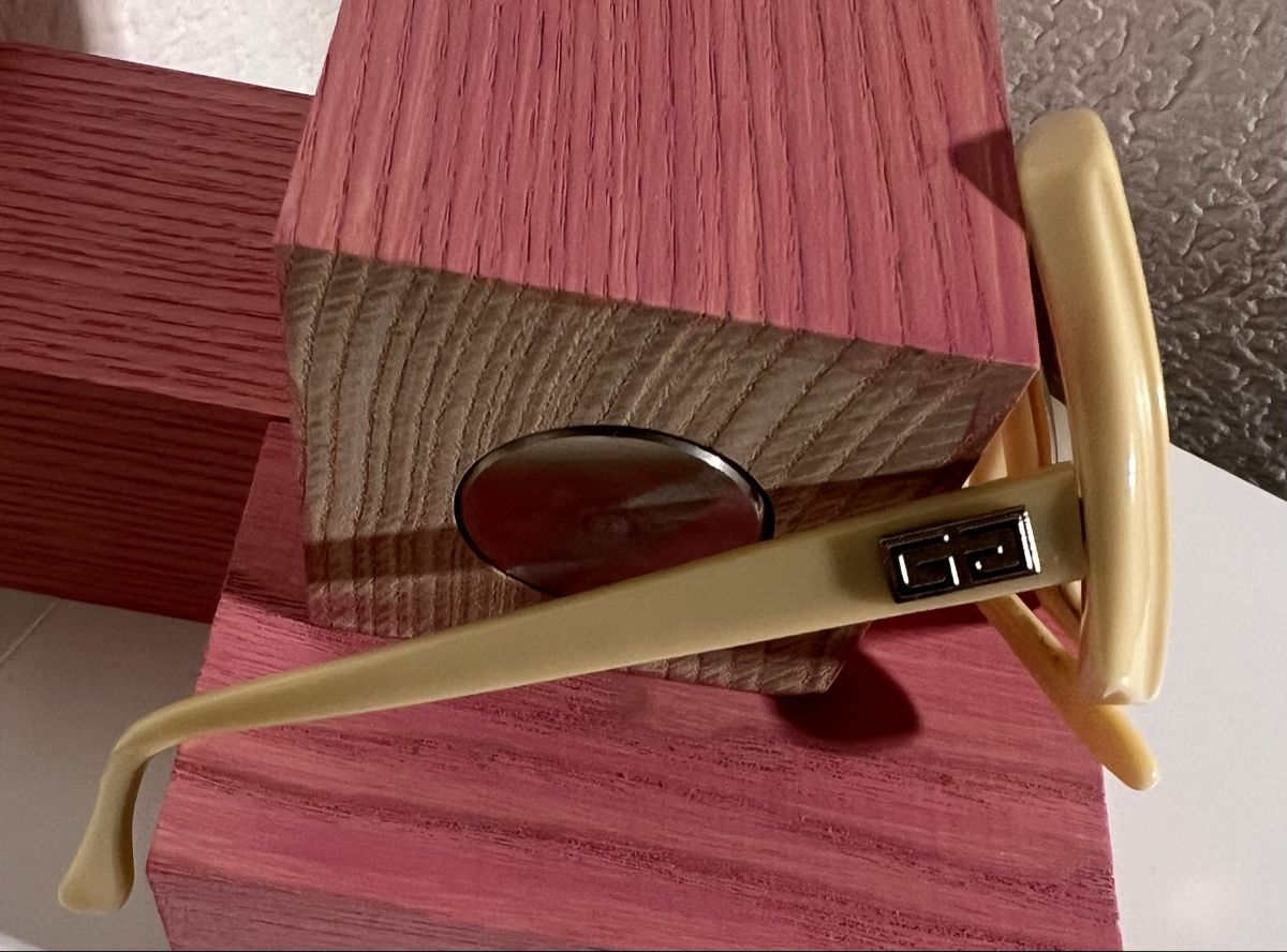 Givenchy Occhiali & Lenti: Lunettes de soleil Givenchy – Usato da St-Pierre-Clages venduto da ste_xk6p 5
