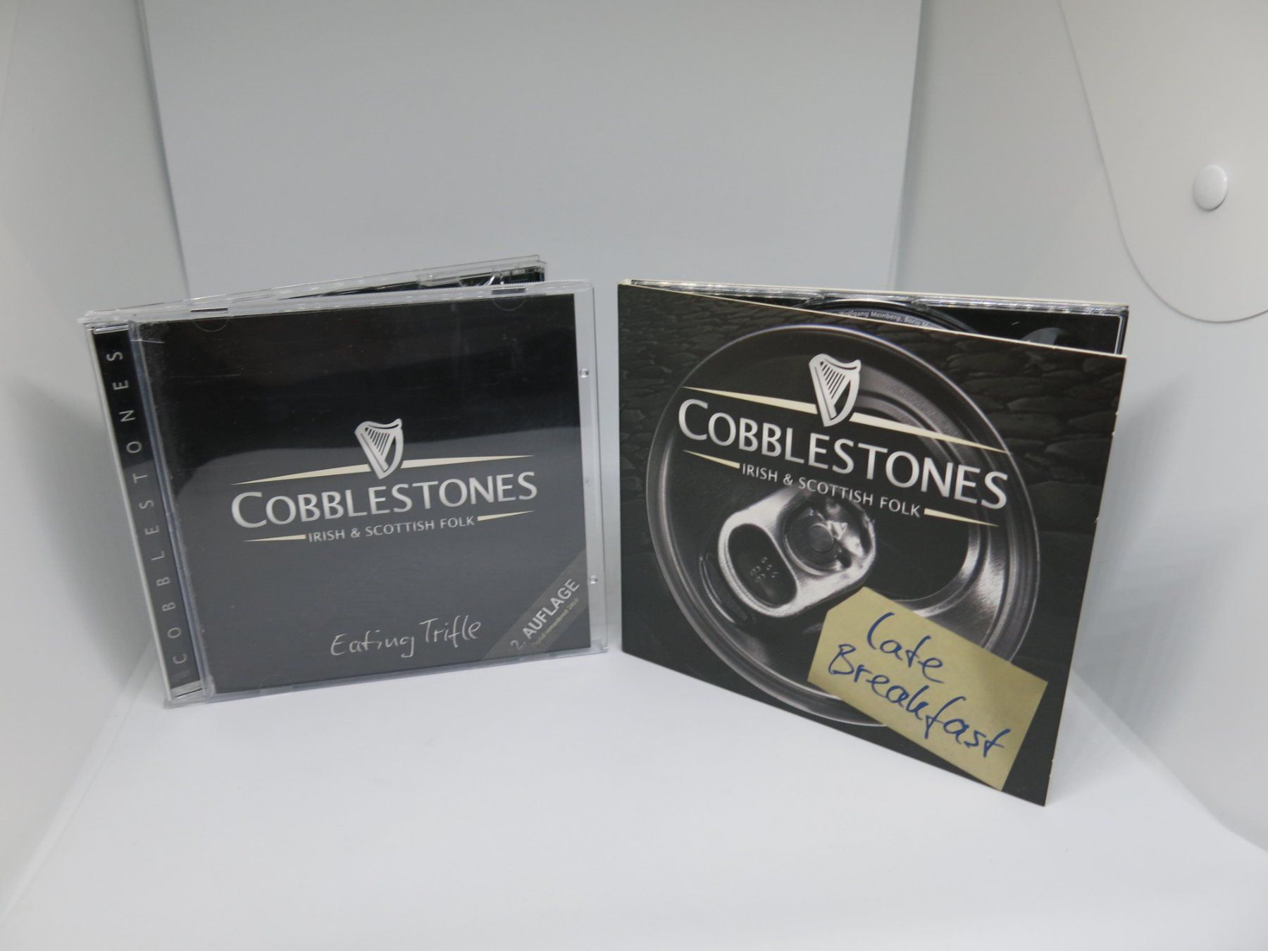 CDs: CD: Cobblestones Eating Trifle + Late Breakfast – Gebraucht aus Ernetschwil von luisvonerni