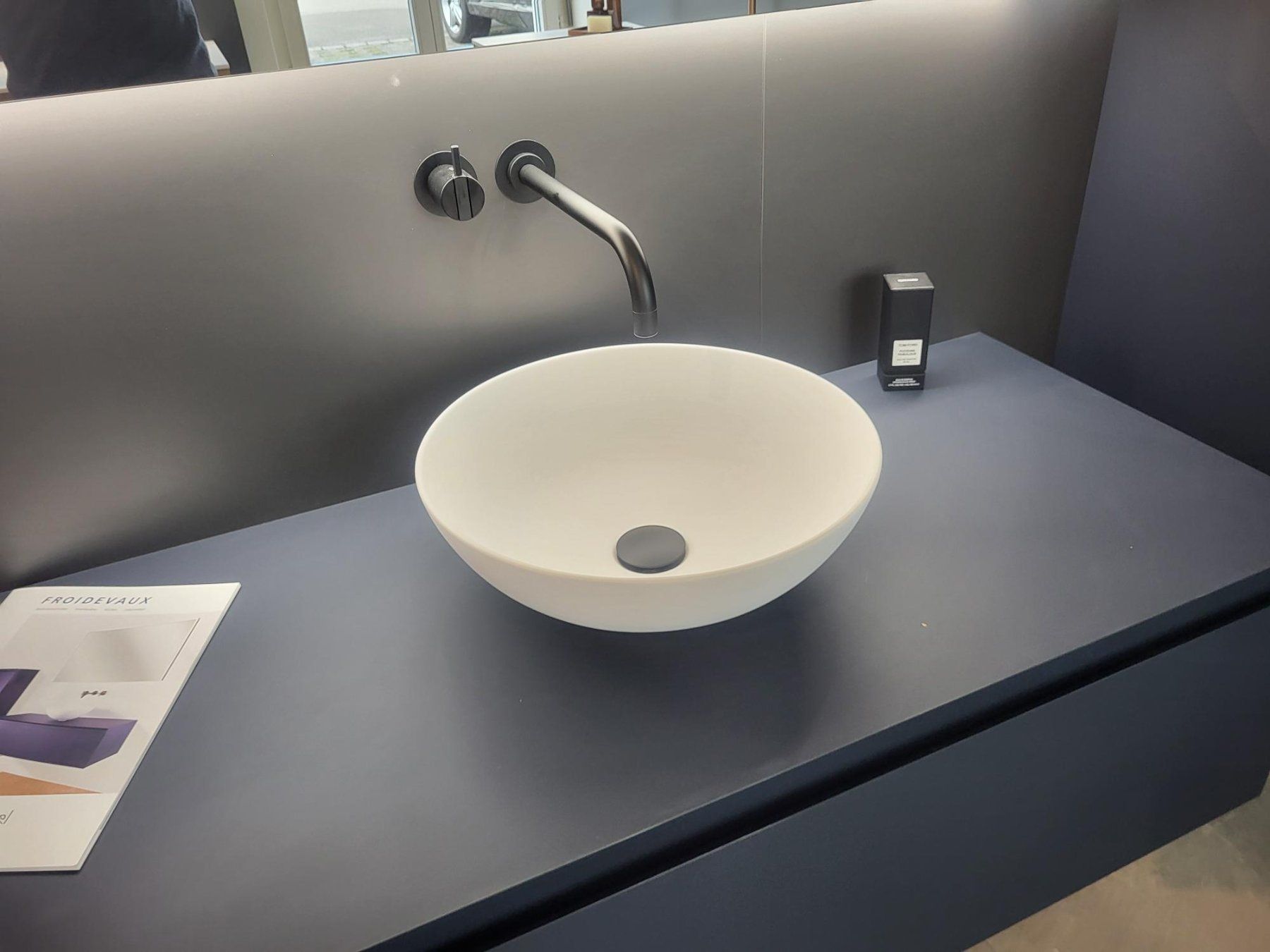 Lavabi & lavandini: Aufsatzbecken Circle Soft Glaciar White – Nuovo e nell'imballaggio originale da Küssnacht am Rigi venduto da domusinterior