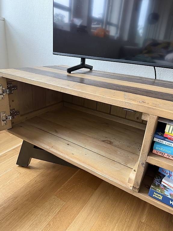 Meubles TV: TV Möbel Tamari – D'occasion à Zürich par tob_zsb8 2